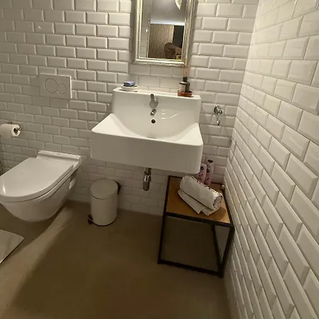 民宿 Martine's Cosy Guestroom With Private Bath Near Montreux