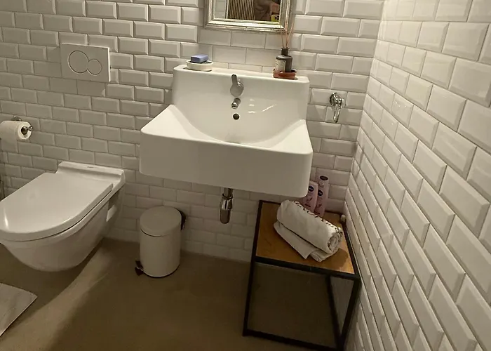 Kwatera prywatna Martine's Cosy Guestroom With Private Bath Near Montreux