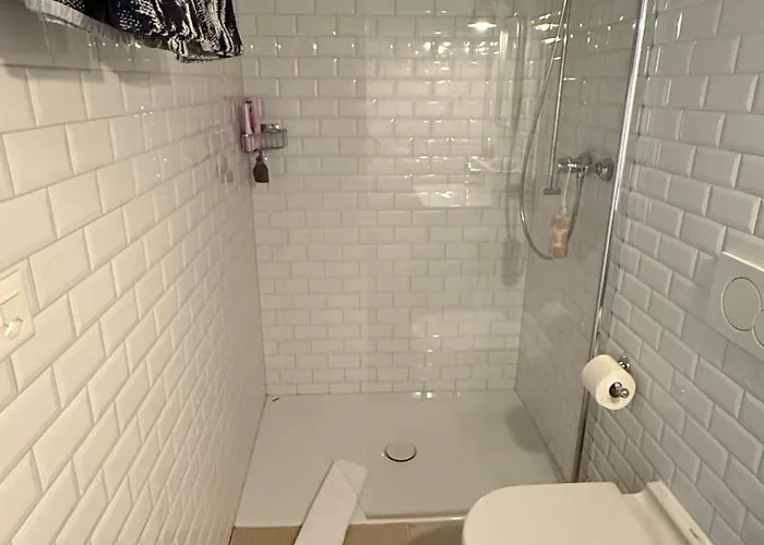 Martine's Cosy Guestroom With Private Bath Near Montreux *