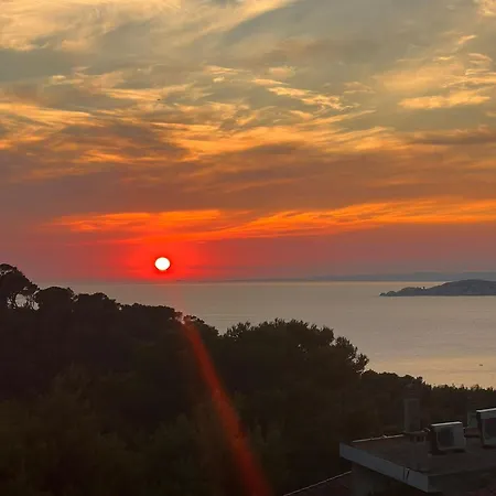 Martine's Cosy Guestroom With Private Bath Near Montreux * לה טור-דה-פה