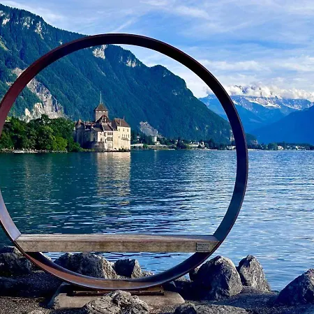 Martine's Cosy Guestroom With Private Bath Near Montreux