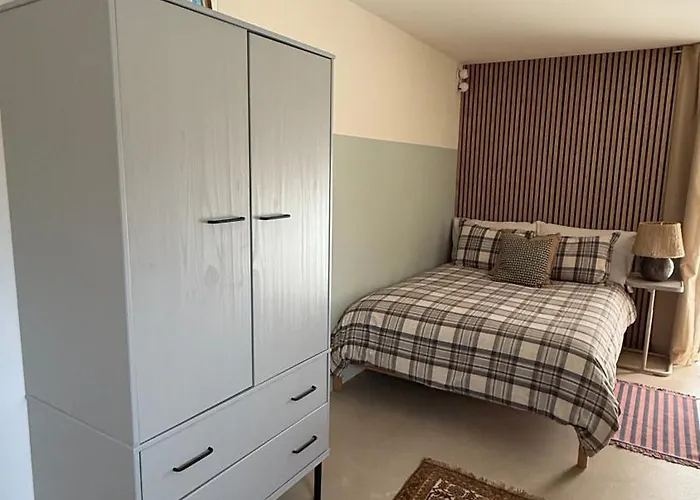 בית אירוח Martine's Cosy Guestroom With Private Bath Near Montreux *